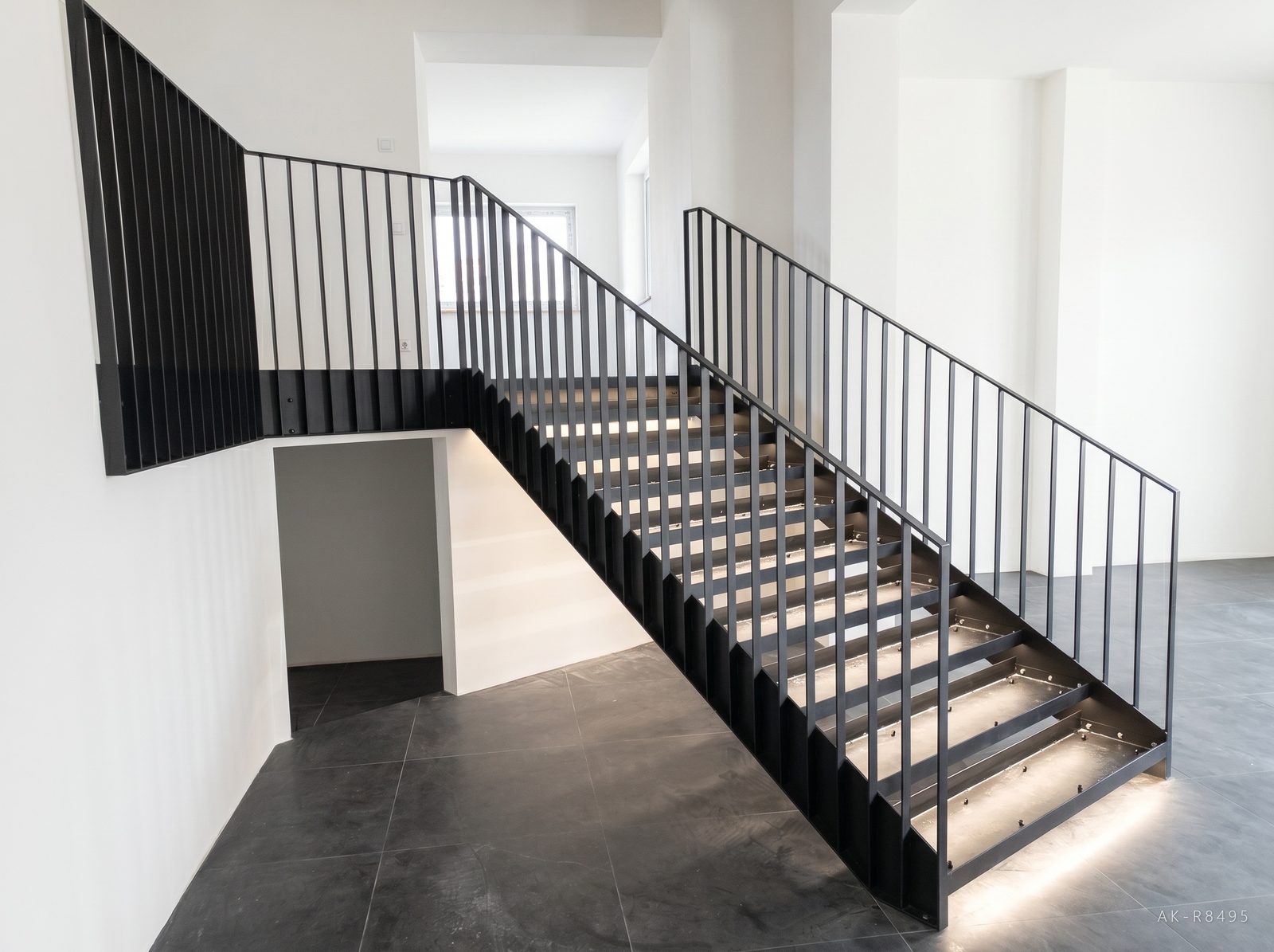Ocelové schodiště na míru — realizace AK Steel